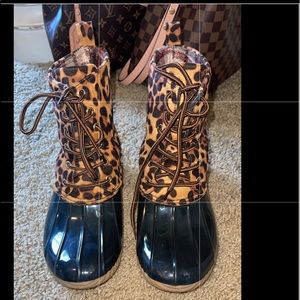 Cute Cheetah boots!